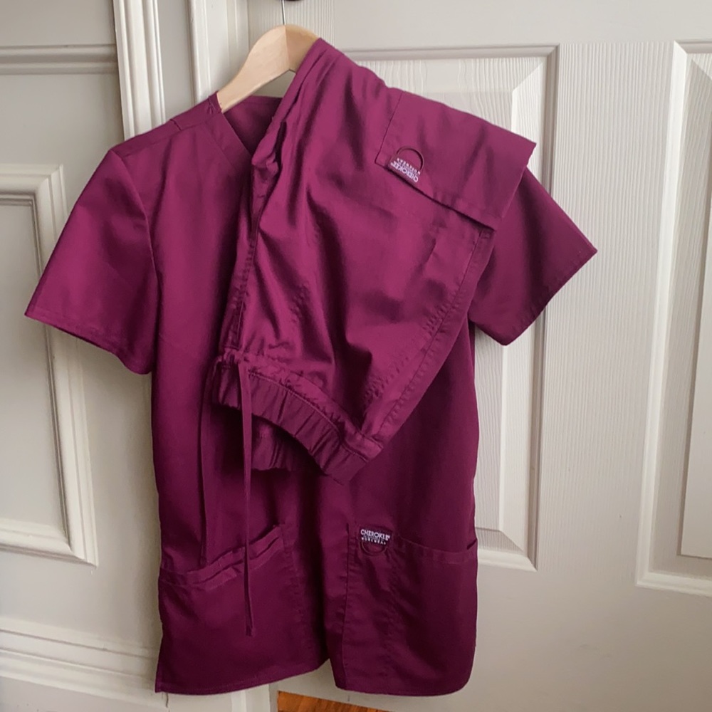 Cherokee Scrub set. Top XS Pants XS Petite.